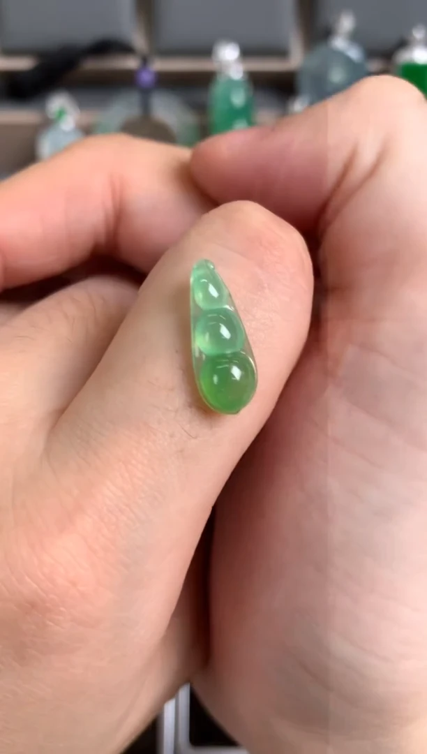 未镶嵌定制翡翠裸玉