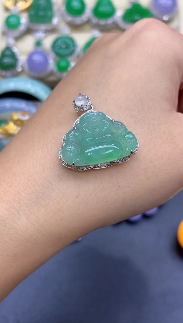 颈饰18K金镶嵌翡翠430-中国好珍宝