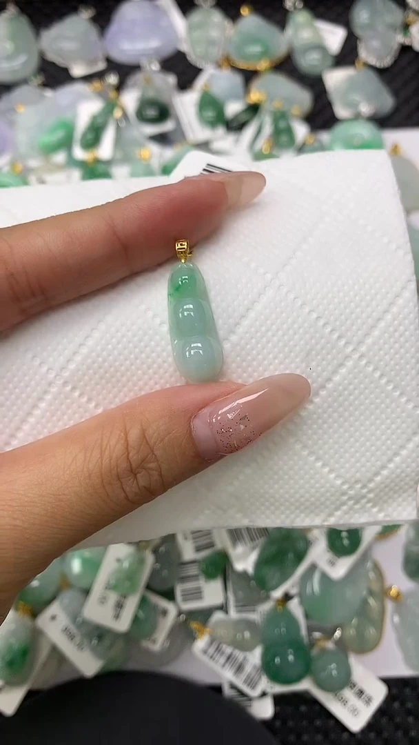 颈饰18K金镶嵌翡翠1111111111