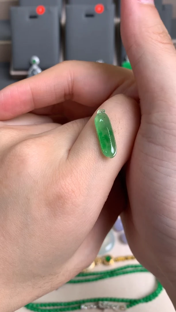 未镶嵌定制翡翠裸玉
