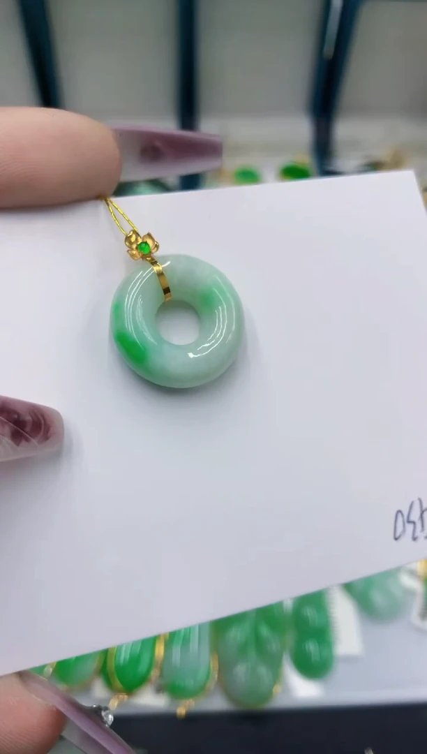 颈饰18K金镶嵌翡翠11111