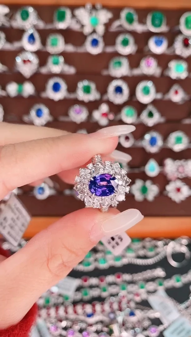 【闪购商品】彩色蓝宝石18K金戒指18K金镶嵌2.06克拉