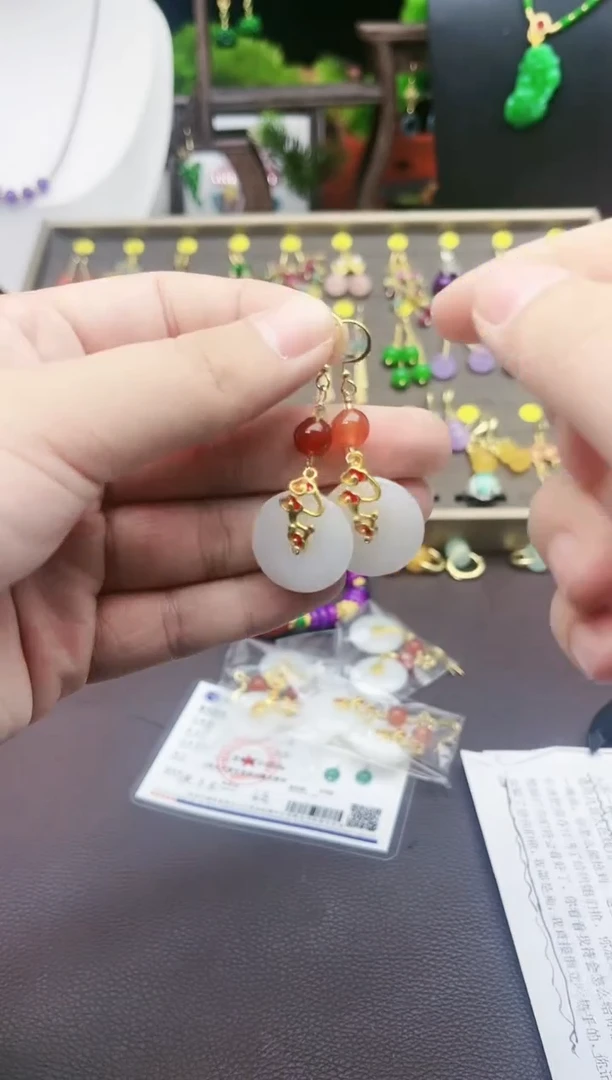 【闪购商品】玛瑙/玉髓耳钉银S925镶嵌白平安扣