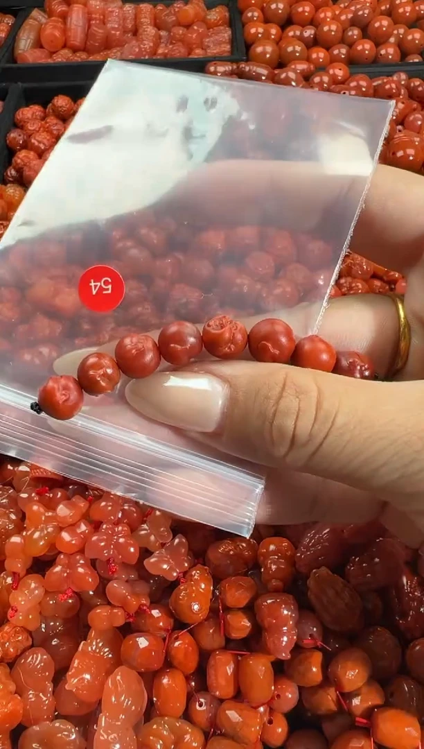 颈饰未镶嵌南红玛瑙1