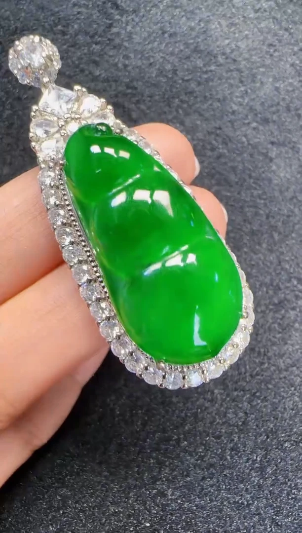 未镶嵌定制翡翠翡翠吊坠60