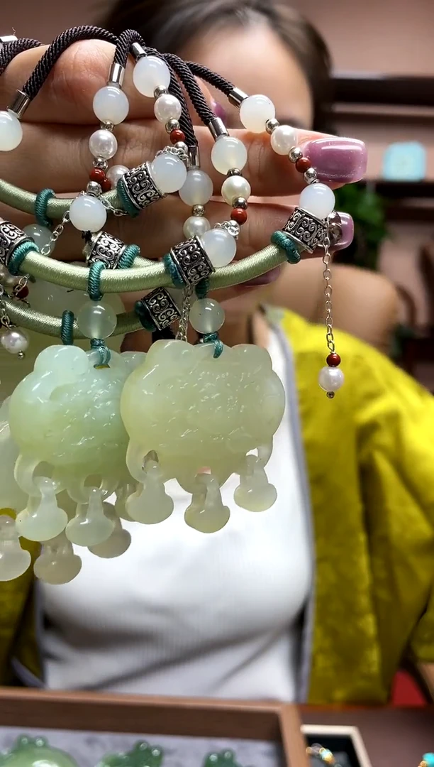 岫玉未镶嵌吊坠多样性发货其中发一