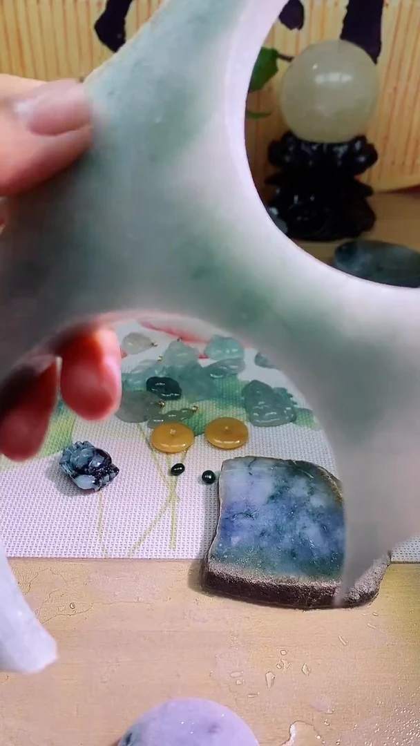 翡翠未镶嵌颈饰翡翠295