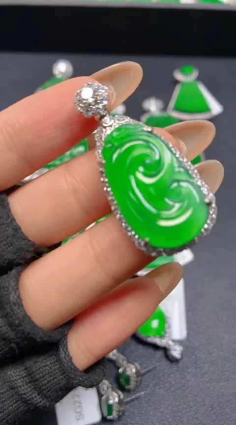 银S925镶嵌挂件翡翠1