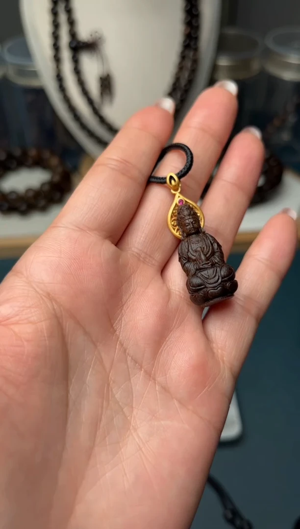【闪购商品】沉香木吊坠白奇楠观音