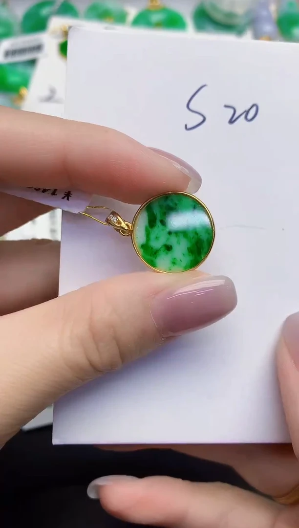 颈饰未镶嵌翡翠缅甸天然翡翠A货