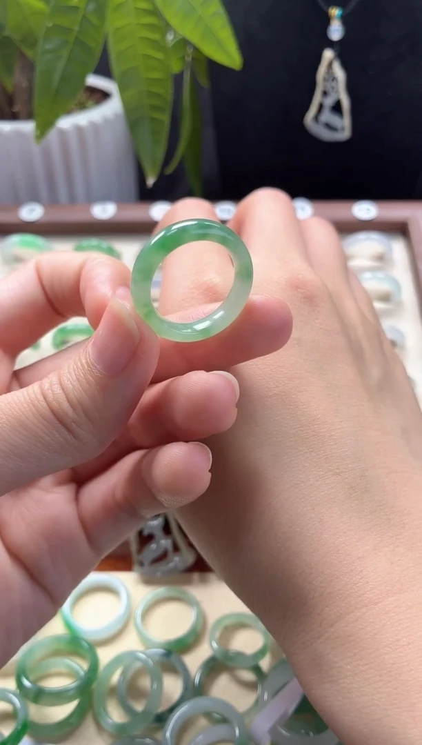 未镶嵌戒指翡翠圈口14