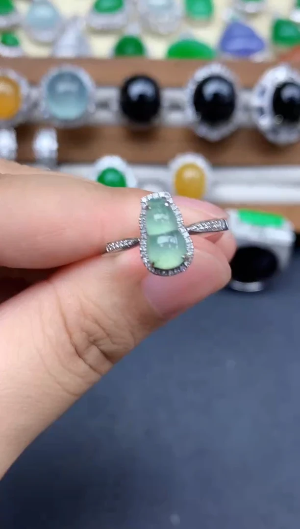 18K金镶嵌戒指翡翠120-中国好珍宝