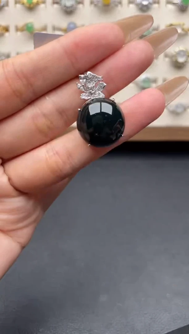 未镶嵌戒指翡翠一物一证一礼盒