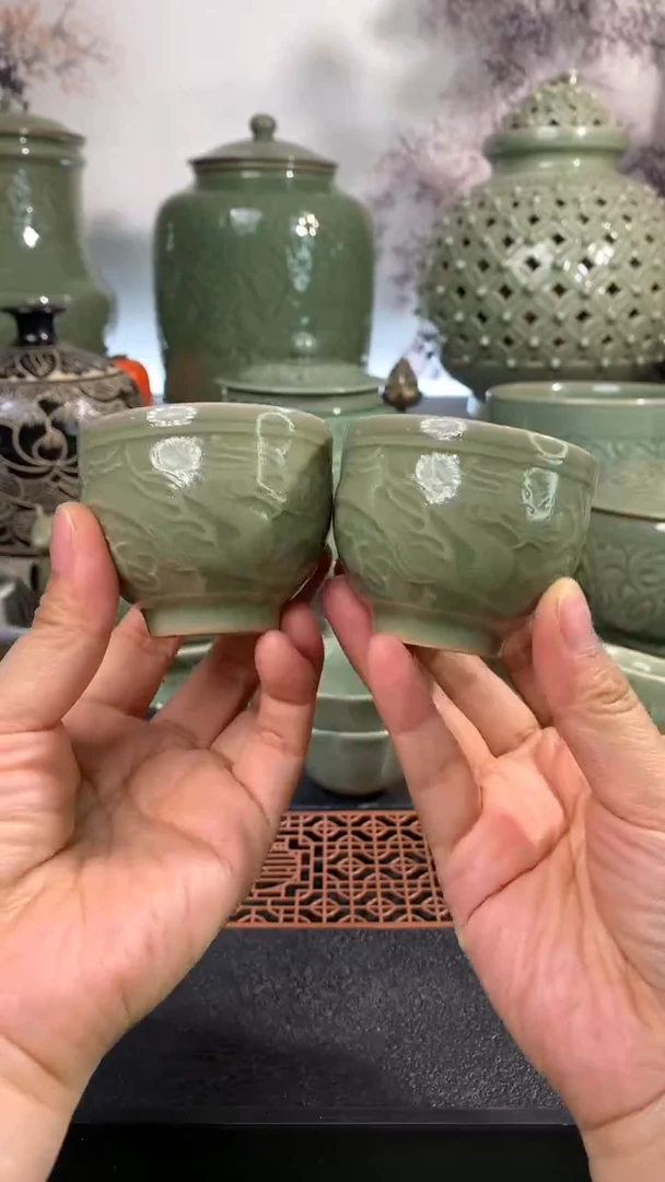 耀州窑微瑕小口不圆青瓷龙纹小茶杯50CC两只
