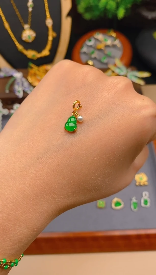 【闪购商品】翡翠吊坠(不含链)银S925镶嵌葫芦万能扣