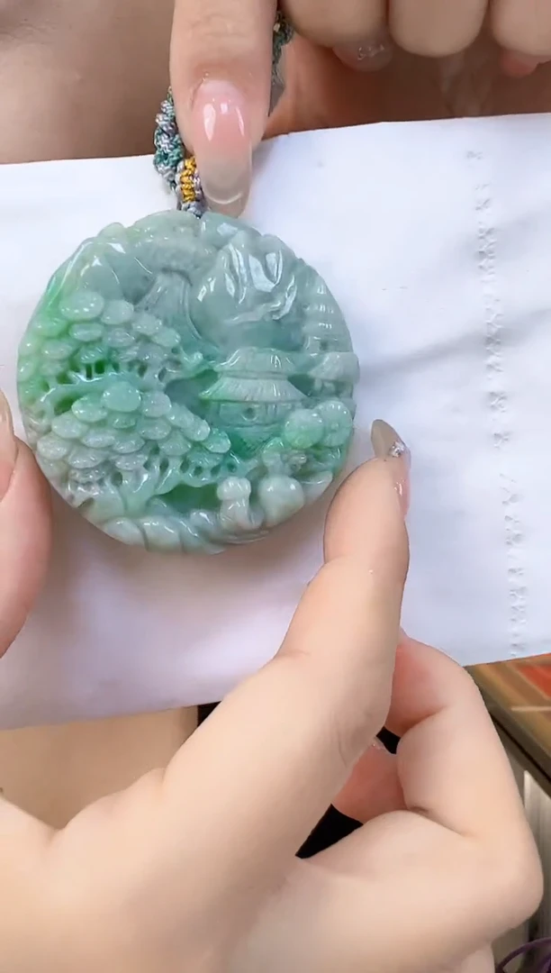 吊坠(不含链)未镶嵌翡翠山水圆牌（送绳）