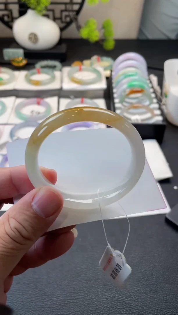 翡翠手镯未镶嵌54贵妃