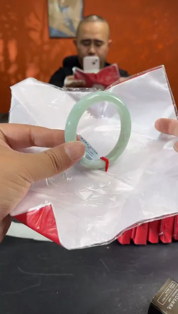 未镶嵌手镯翡翠5x         圈口56