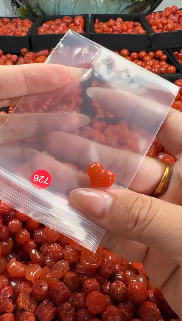 颈饰未镶嵌南红玛瑙1