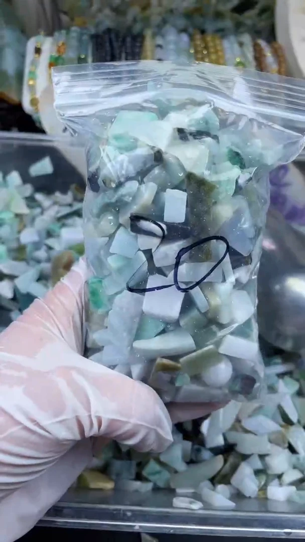 【闪购商品】翡翠颈饰未镶嵌天然翡翠小号500克20