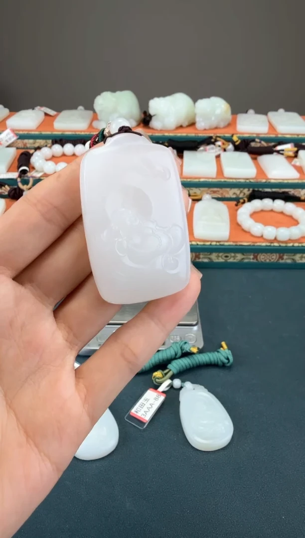 颈饰未镶嵌和田玉1