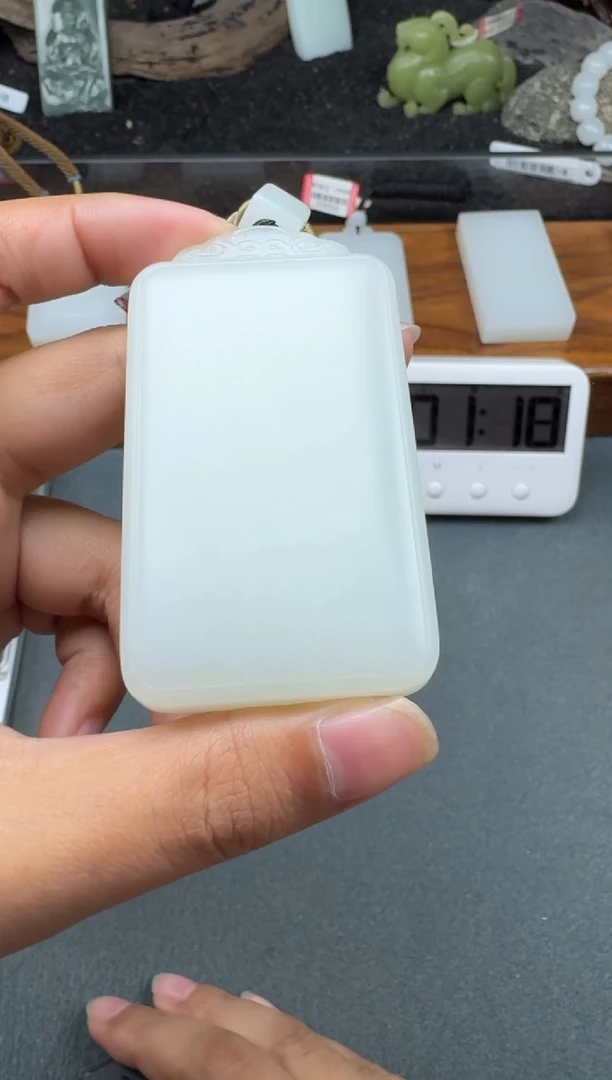 颈饰未镶嵌和田玉1