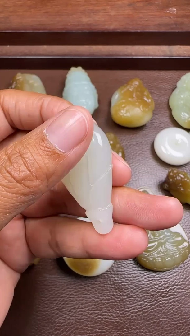 未镶嵌和田玉挂件和田玉挂件