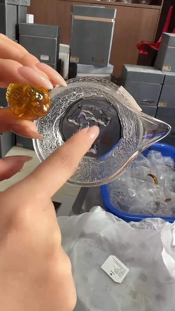 小猫戏鱼小猫戏鱼小猫戏鱼