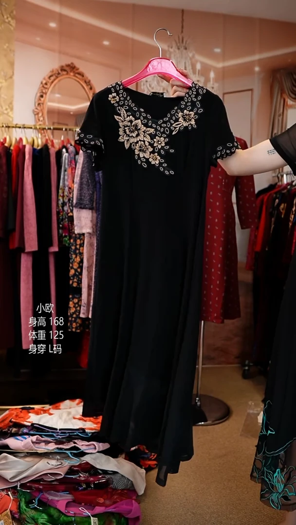 挂脖款125斤以内能穿