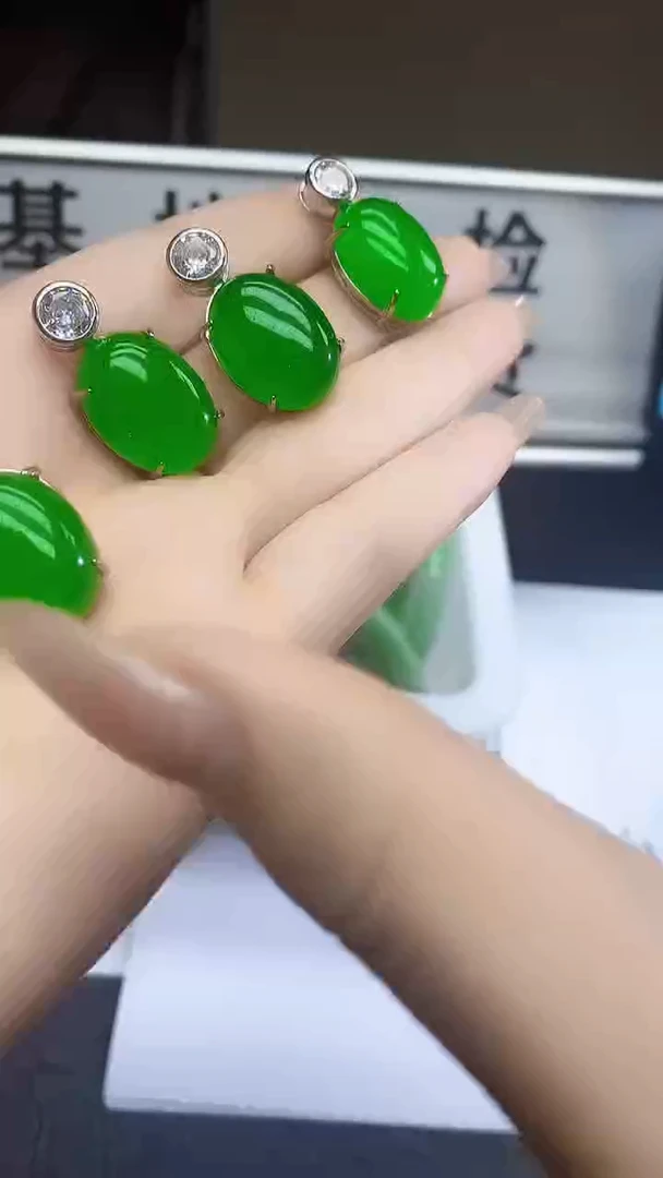 翡翠未镶嵌吊坠(不含链)翡翠蛋面吊坠H122