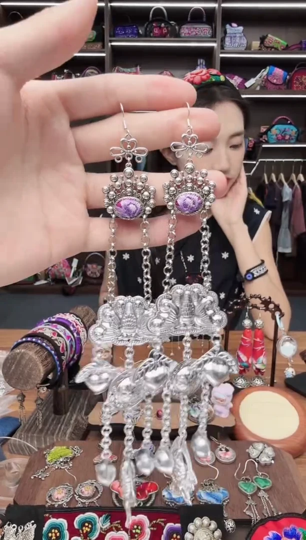 织绣64蒙阿苏苗绣传承旗舰店