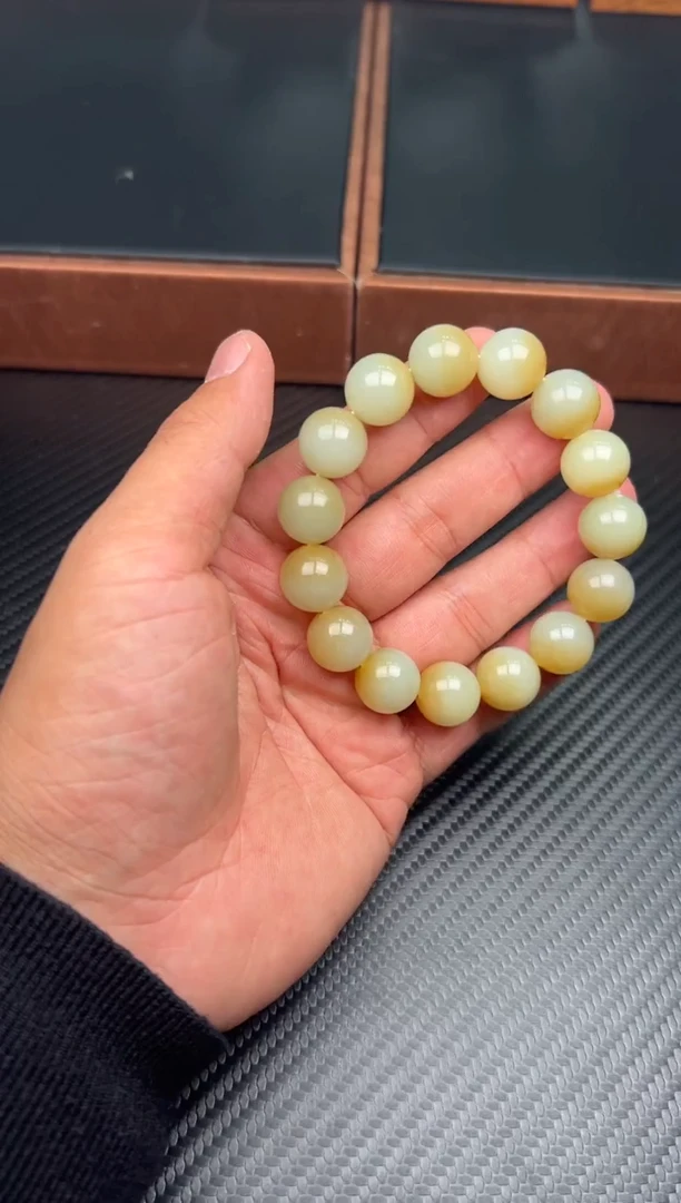 未镶嵌手串和田玉若羌微色差卡14