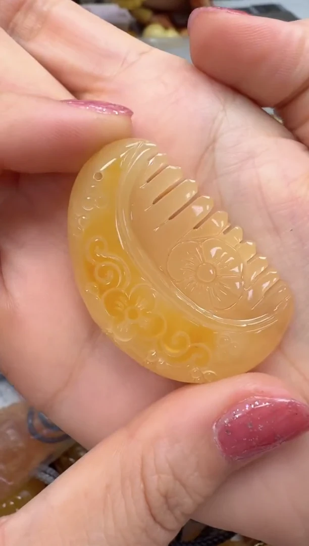 裸石琥珀未镶嵌如图