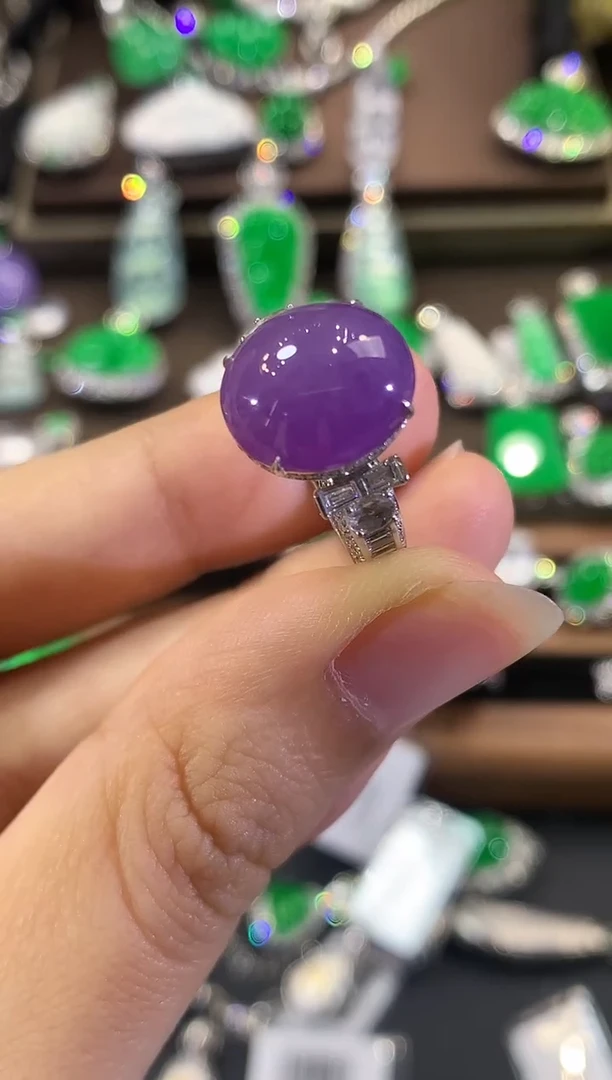 18K金镶嵌戒指翡翠?****?C115 紫货有色差