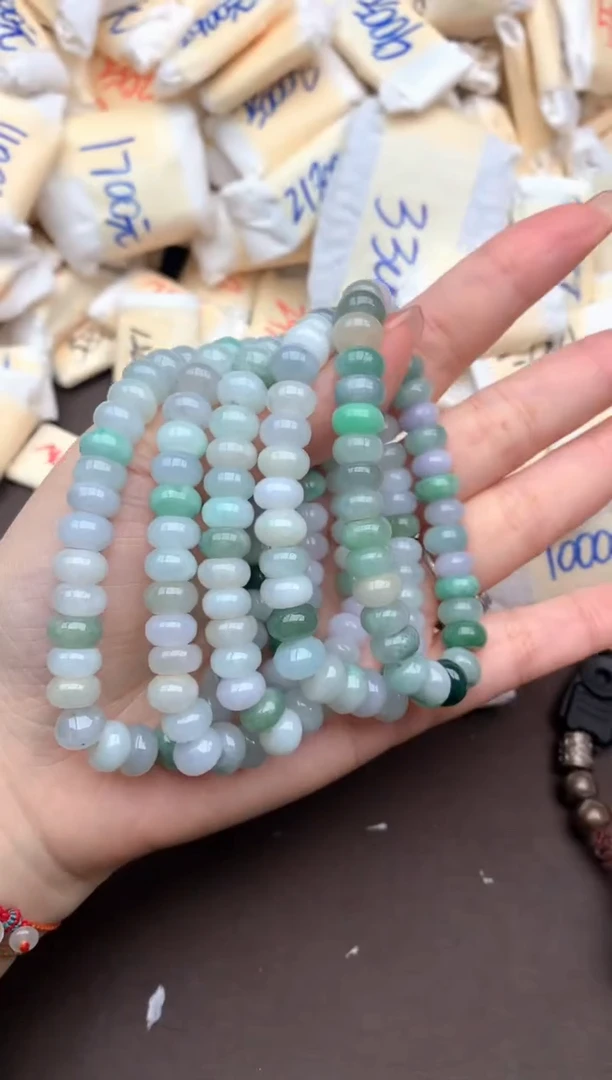 翡翠挂件未镶嵌多样性发货（发一个）9mm+