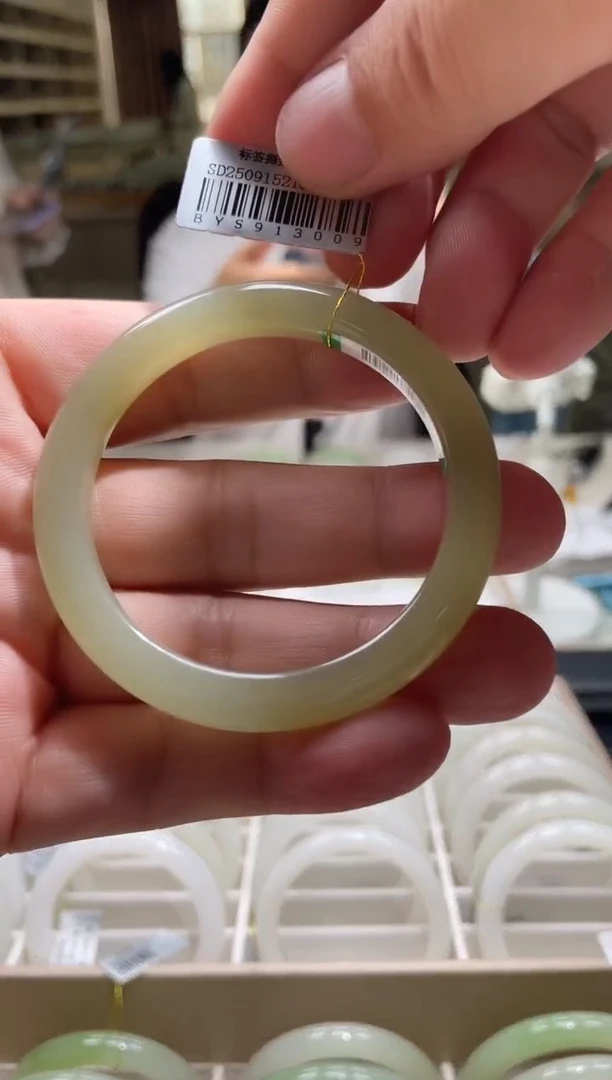 未镶嵌手镯和田玉52-53圈口 3009