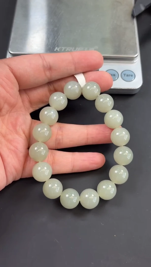 手串未镶嵌和田玉且末微色差近矿卡12手串m