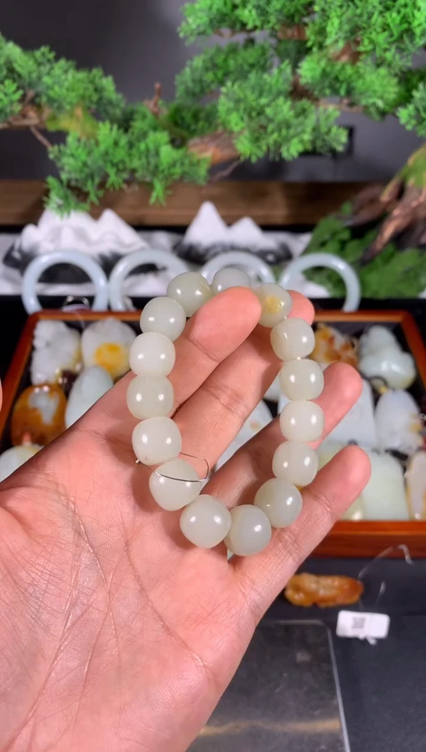 和田玉未镶嵌耳饰其他