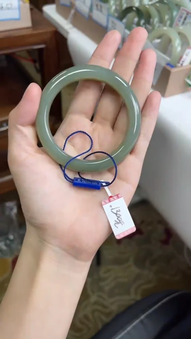 未镶嵌手镯和田玉55