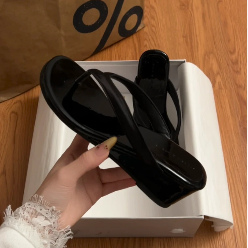 南在南方爆款坡跟外穿人字拖女鞋女2025春夏新款法式厚底夹脚凉拖