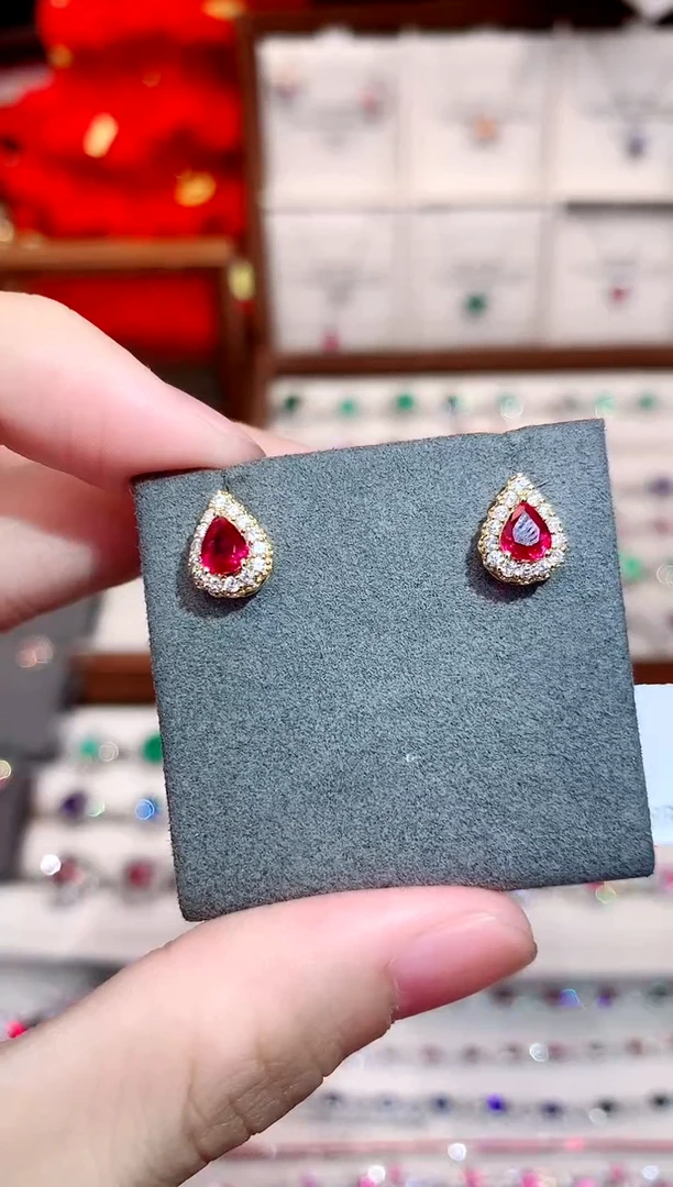 耳饰18K金镶嵌红宝石0.98ct/天然宝石/七天无理由