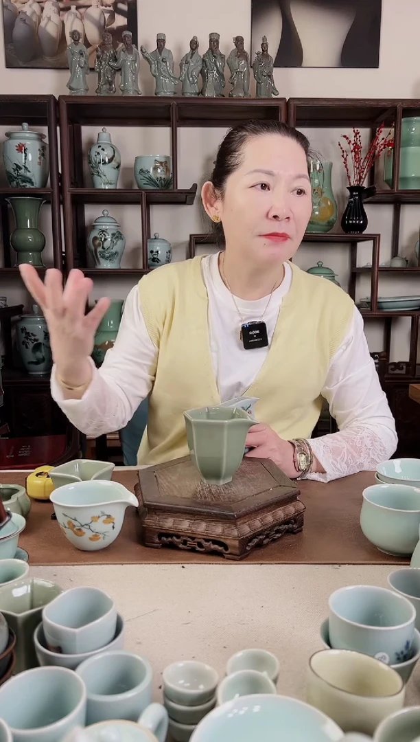 豆青釉 六方 公道杯