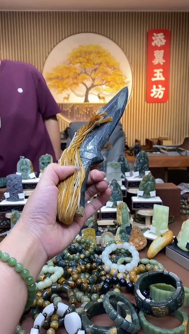 【闪购商品】岫岩河磨玉（透闪石质玉）手把未镶嵌多样性随机发一