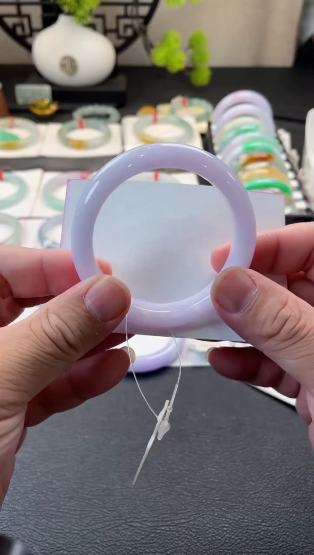 翡翠手镯未镶嵌54.5正圈 有纹裂