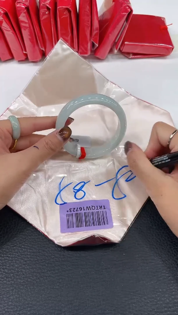 【闪购商品】翡翠手镯未镶嵌手镯