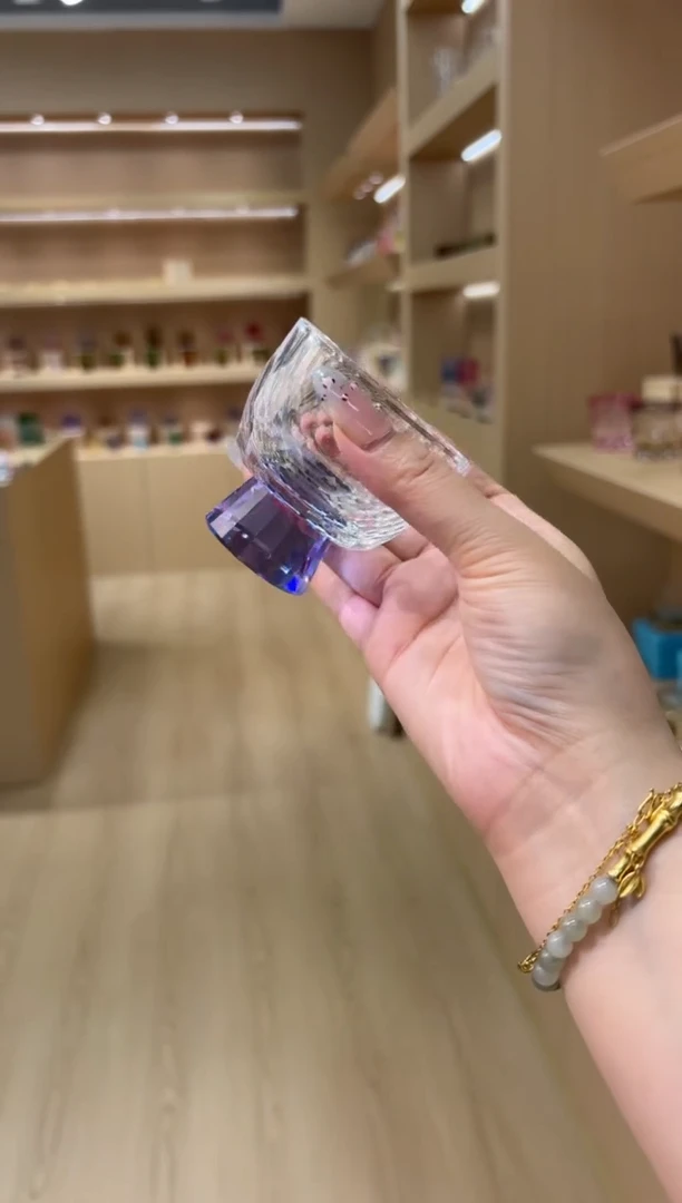 直播间闪烁买一送一紫色