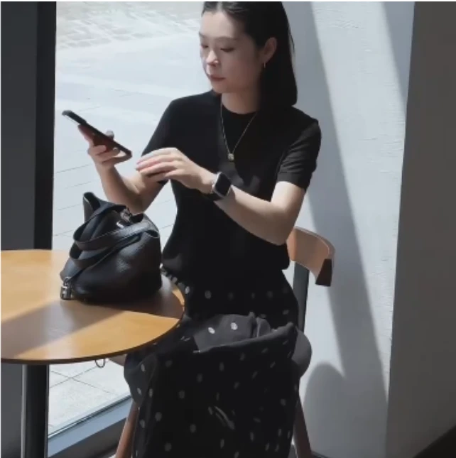 2025夏季时尚潮流百搭精品女装乖IIO