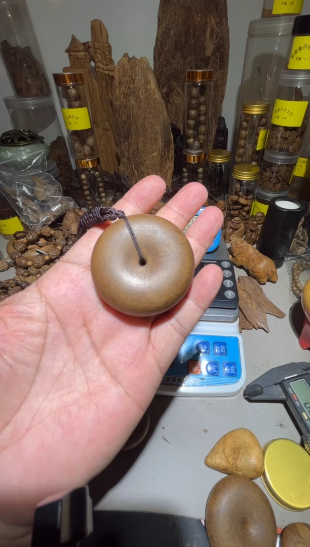 沉香沉香碎屑大***陀 柬埔寨菩萨