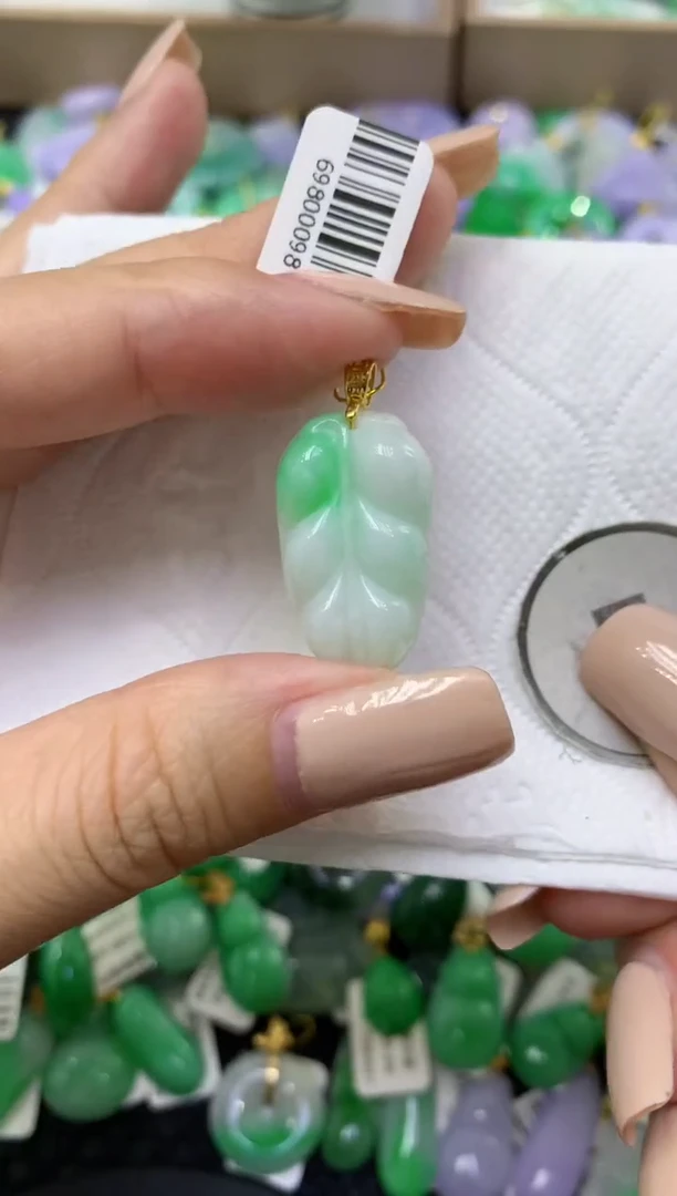 颈饰未镶嵌翡翠天然缅甸翡翠A货