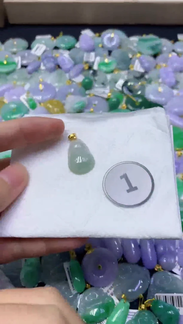 颈饰未镶嵌翡翠天然缅甸翡翠A货